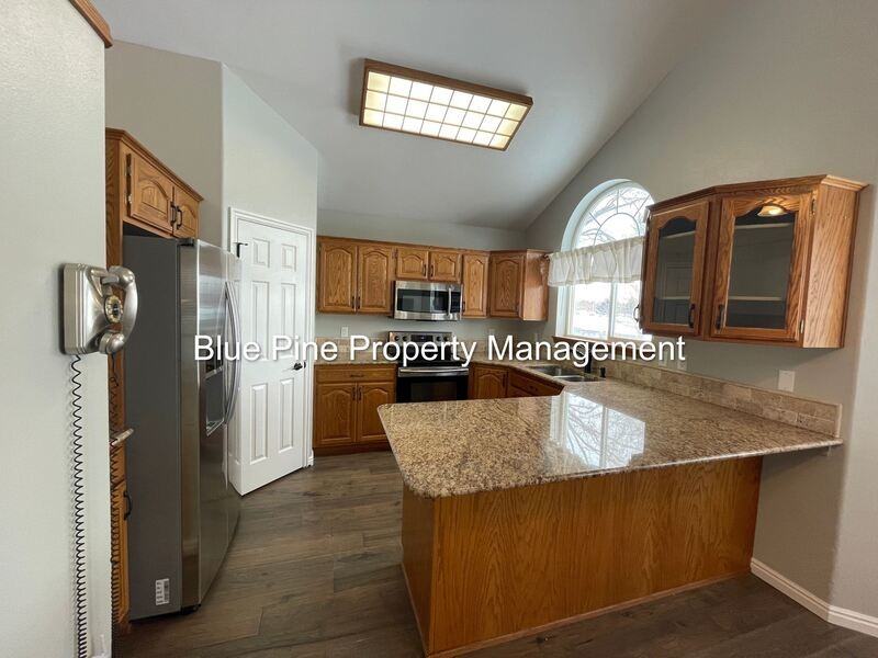 1455 Fox Ct - Photo 5 of 29