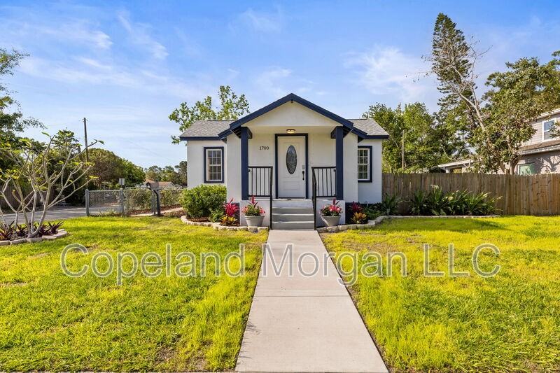 1700 31st Ave N - Photo 2 of 29
