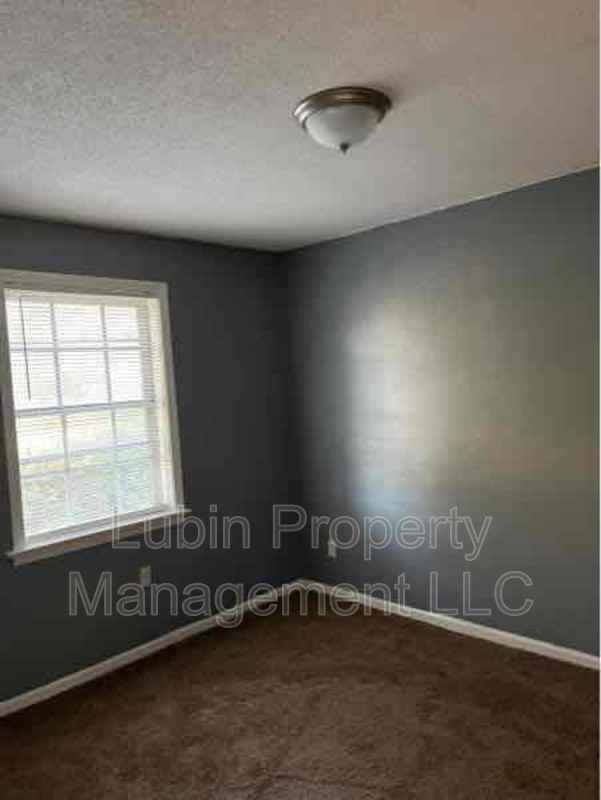 2839 Coach Dr #4 - Photo 2 of 4