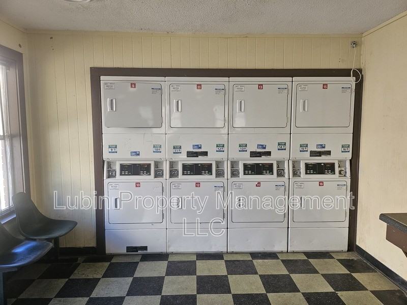 2839 Coach Dr #4 - Photo 4 of 4