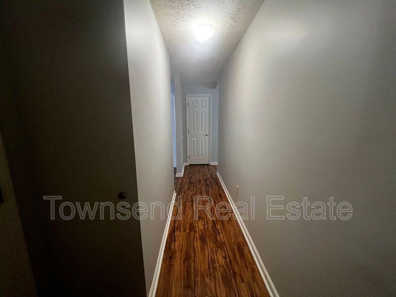 1055 Ancestry Dr - Photo 4 of 25