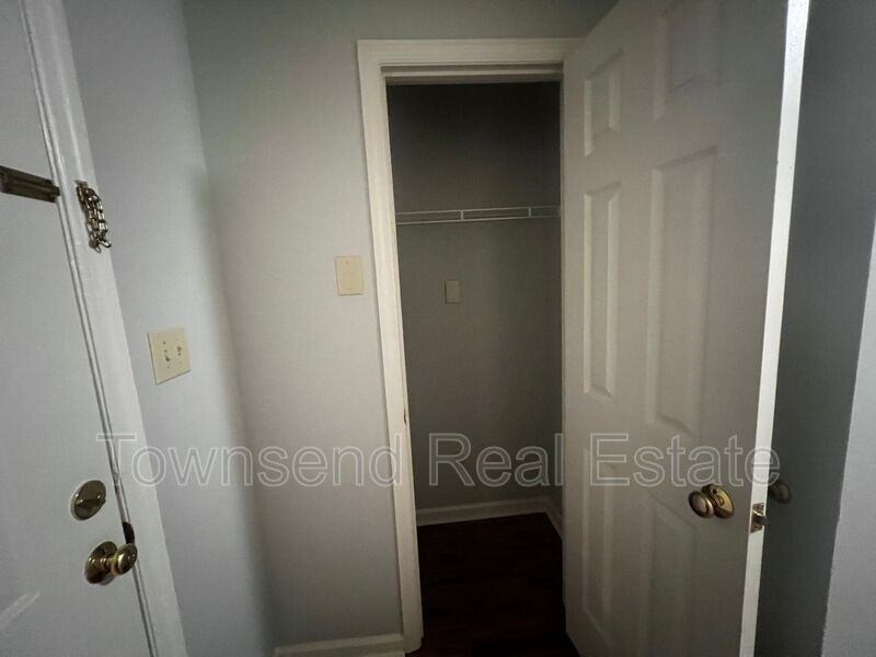 1055 Ancestry Dr - Photo 5 of 25