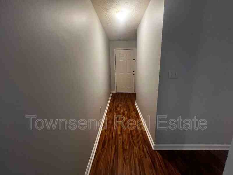 1055 Ancestry Dr - Photo 6 of 25