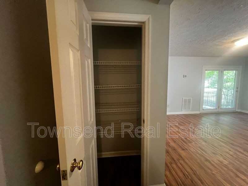 1055 Ancestry Dr - Photo 7 of 25