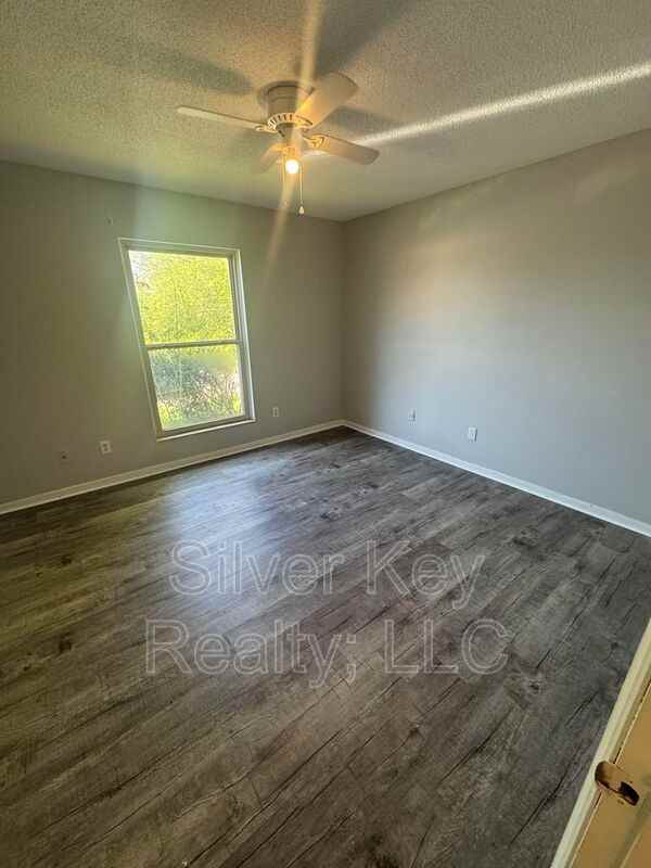 311 Sunset Dr #10 - Photo 5 of 8