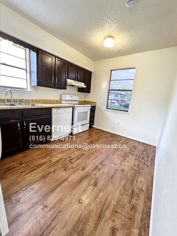 11311 Bales Ave - Photo 3 of 40