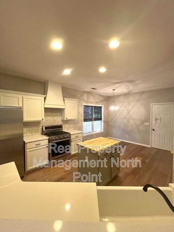 155 Weatherstone Dr - Photo 5 of 39