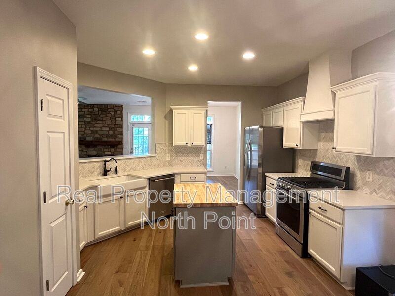 155 Weatherstone Dr - Photo 6 of 39