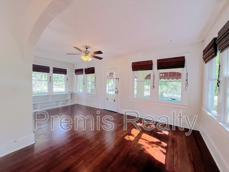 1103 Charles St - Photo 7 of 42