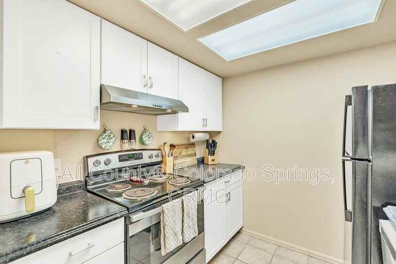 916 Tenderfoot Hill Rd #203 - Photo 6 of 17