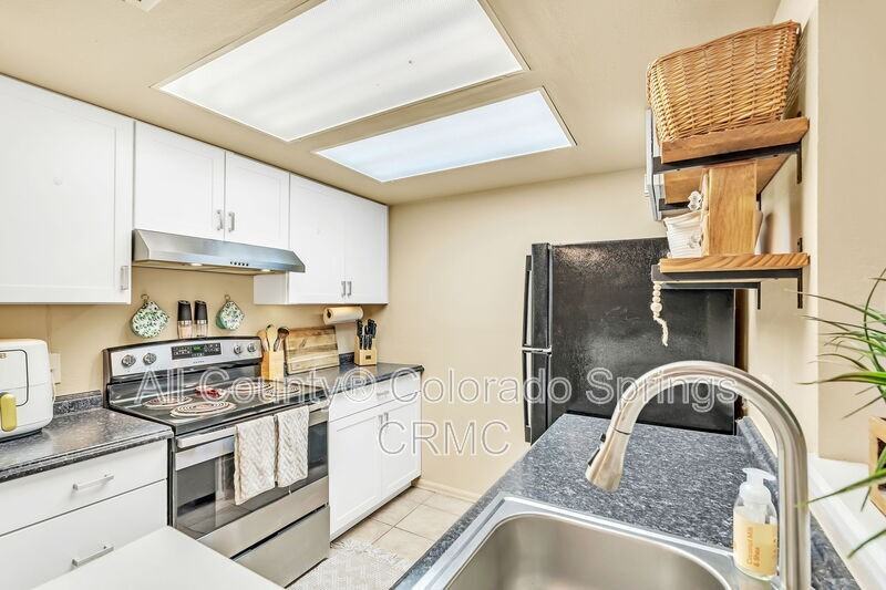 916 Tenderfoot Hill Rd #203 - Photo 7 of 17
