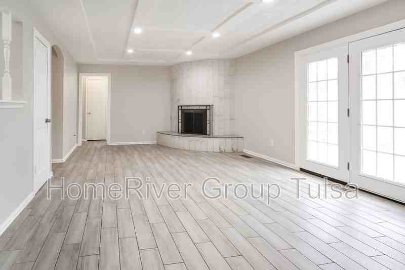 13144 E 29th St - Photo 3 of 21