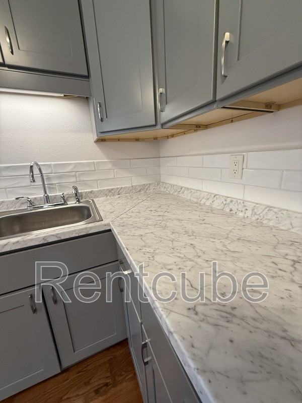 626 University Ave #2 - Photo 6 of 20