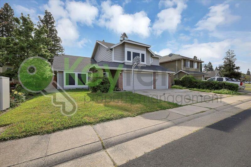 1495 Deerfield Cir - Photo 2 of 50