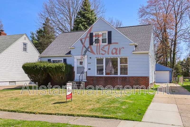 983 Clinton Ave - Photo 3 of 40