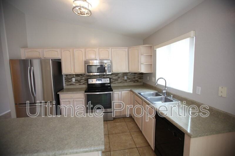 13390 W Watson Ln - Photo 7 of 25