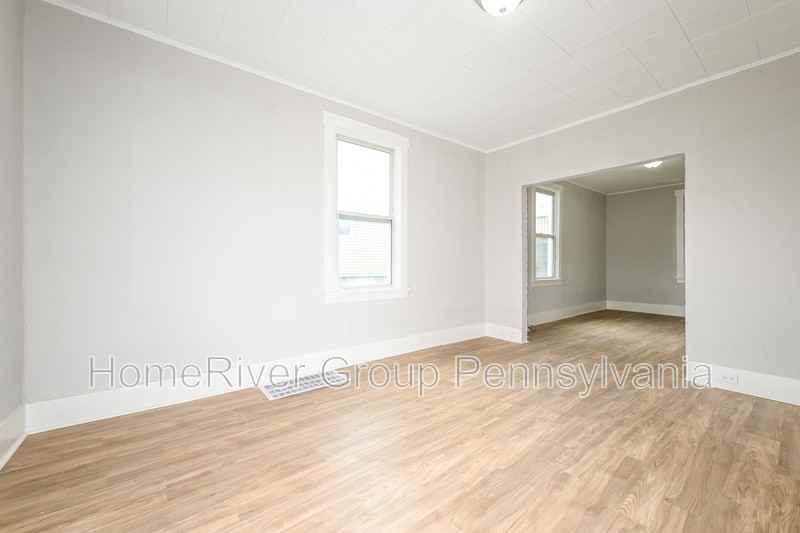 1170 Ridge Ave - Photo 3 of 17