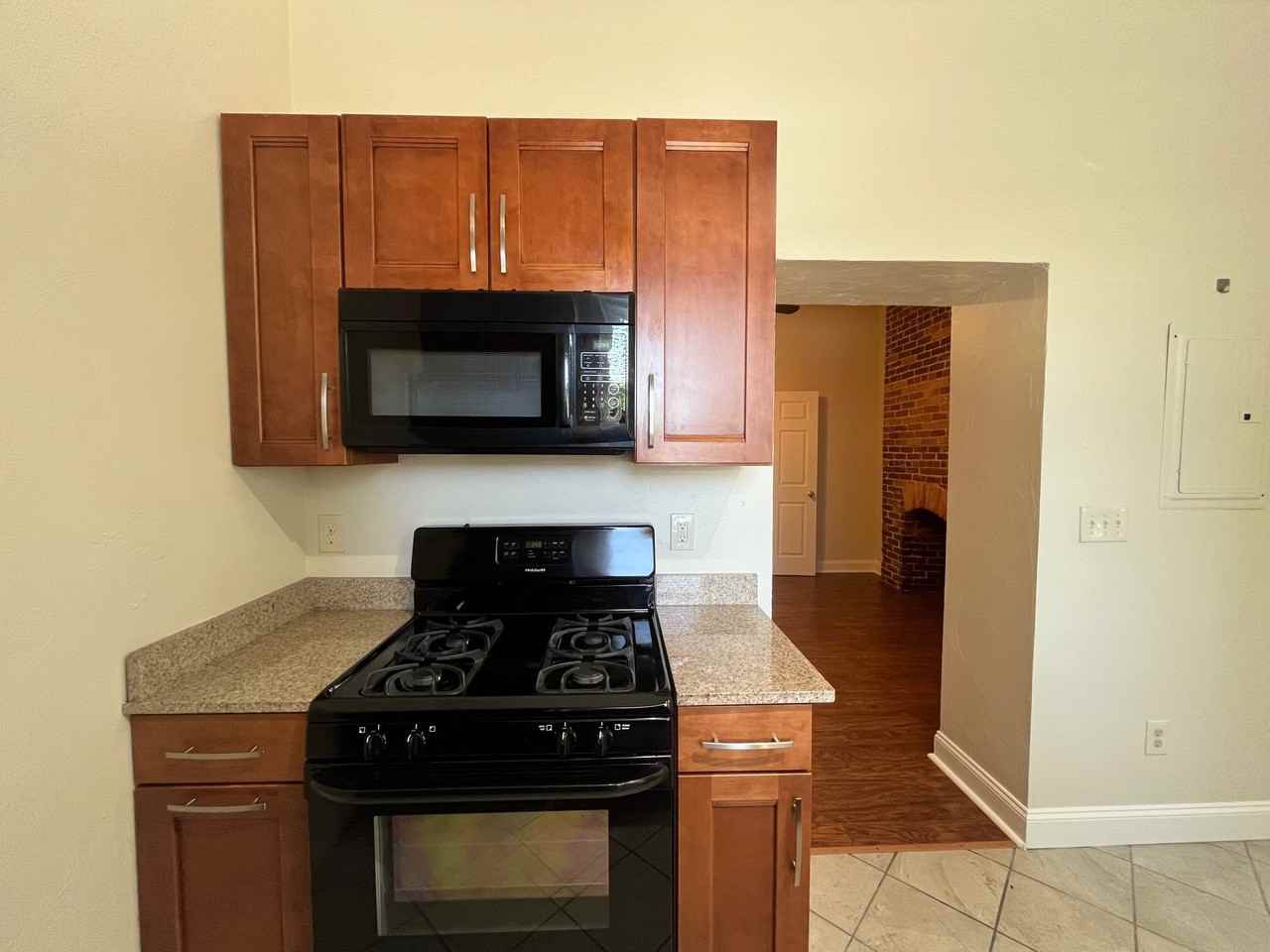 Baum 5519 - Photo 2 of 23