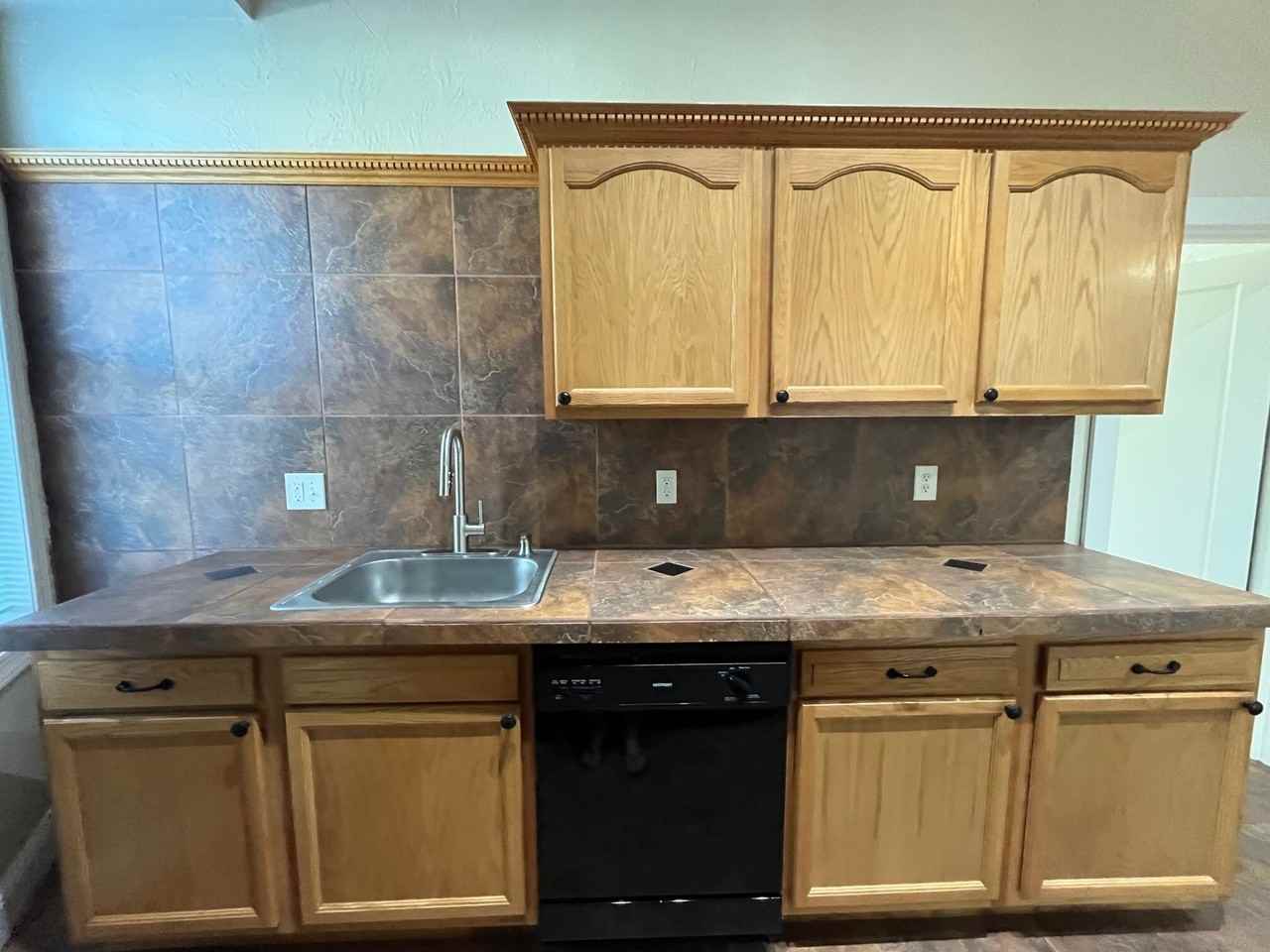 Fairmount 344 - Photo 2 of 24