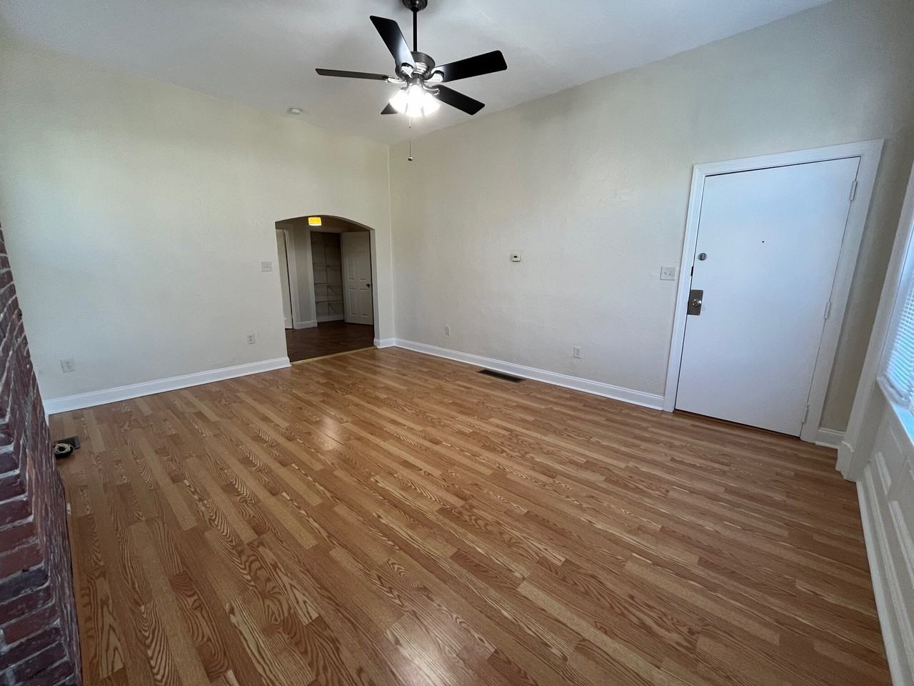 Fairmount 344 - Photo 6 of 24