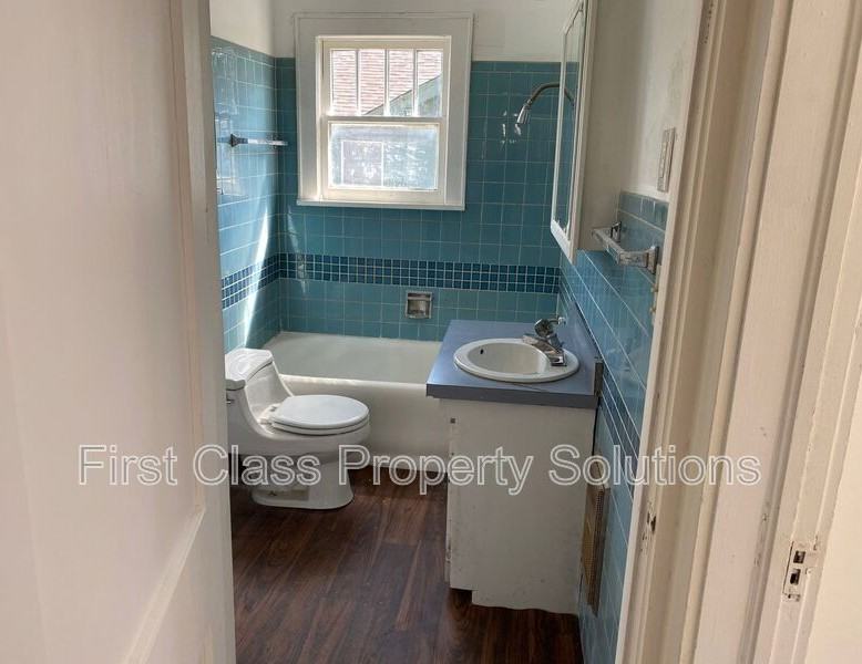 1801 N Jordan Ave - Photo 6 of 25