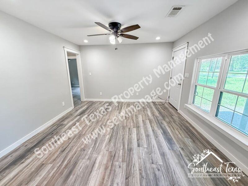 990 Springdale St - Photo 3 of 17