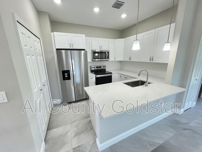 12406 Marathon Blvd - Photo 3 of 10