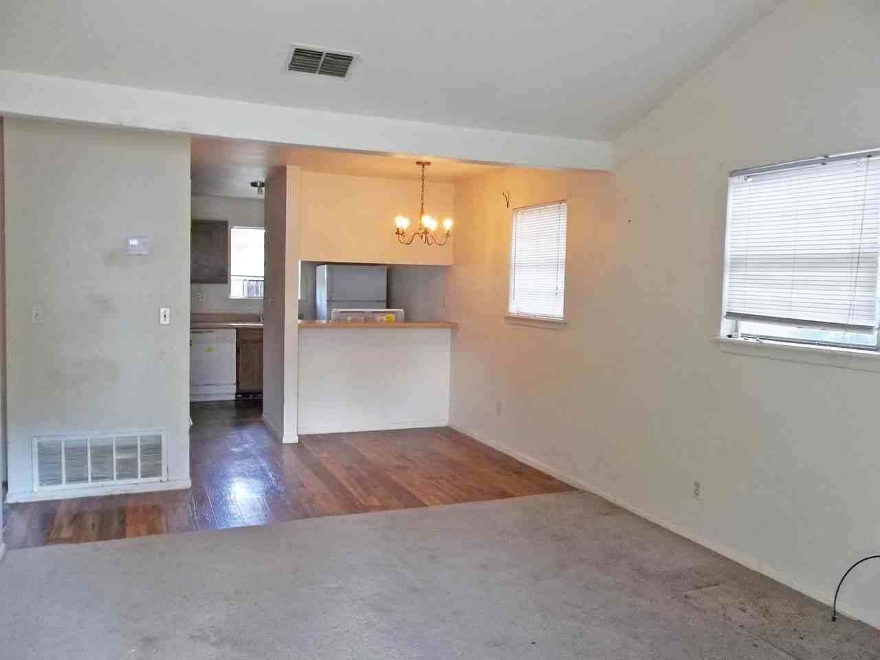 628 Mill St - B - Photo 2 of 6