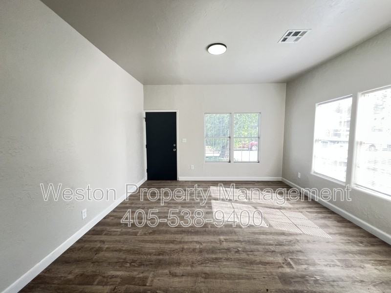 908 Nw 95th St - Photo 2 of 20
