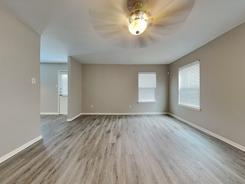 16326 Royal Fort Ln - Photo 2 of 20