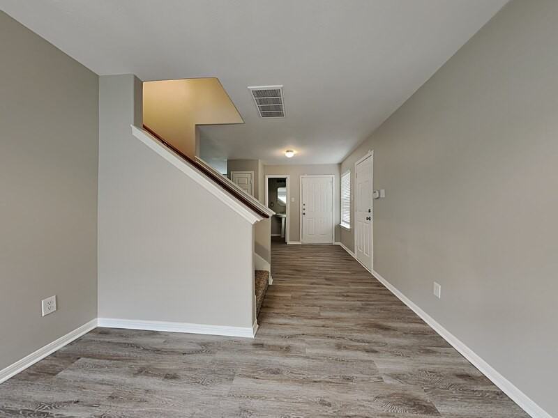 16326 Royal Fort Ln - Photo 5 of 20