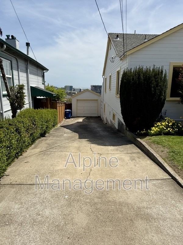 676 Spruce Ave - Photo 2 of 35