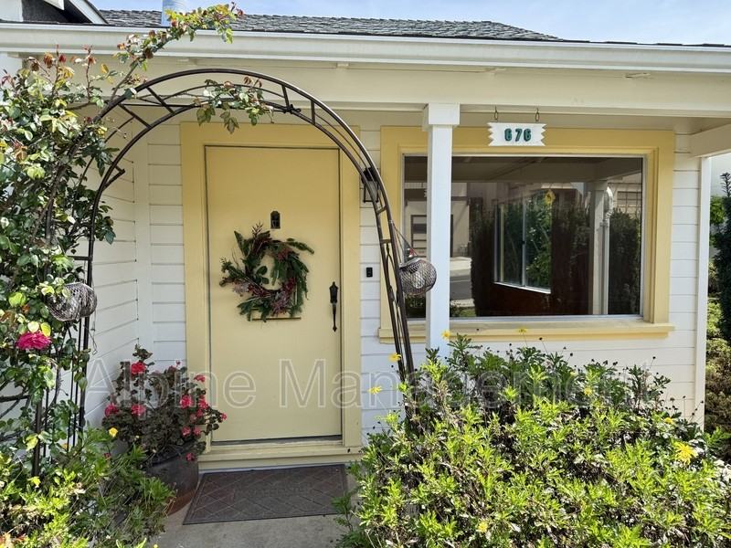 676 Spruce Ave - Photo 3 of 35