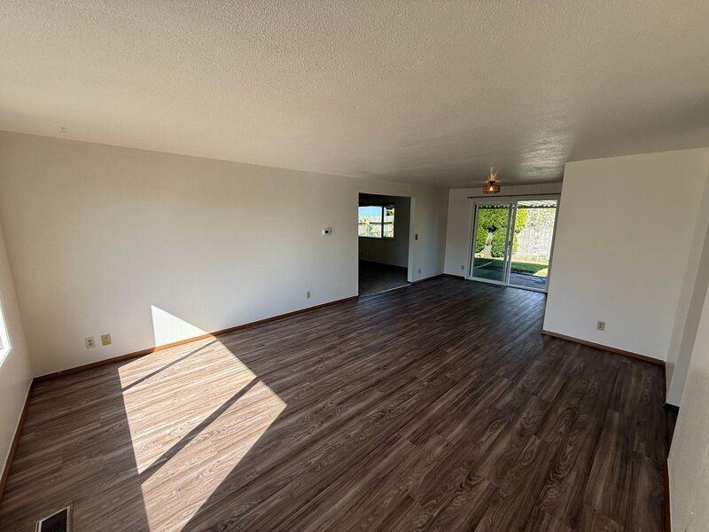 1488 Palace Dr Ne - Photo 2 of 13