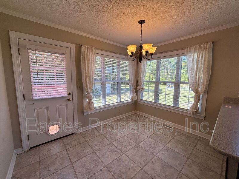 216 Waters Cir - Photo 7 of 17