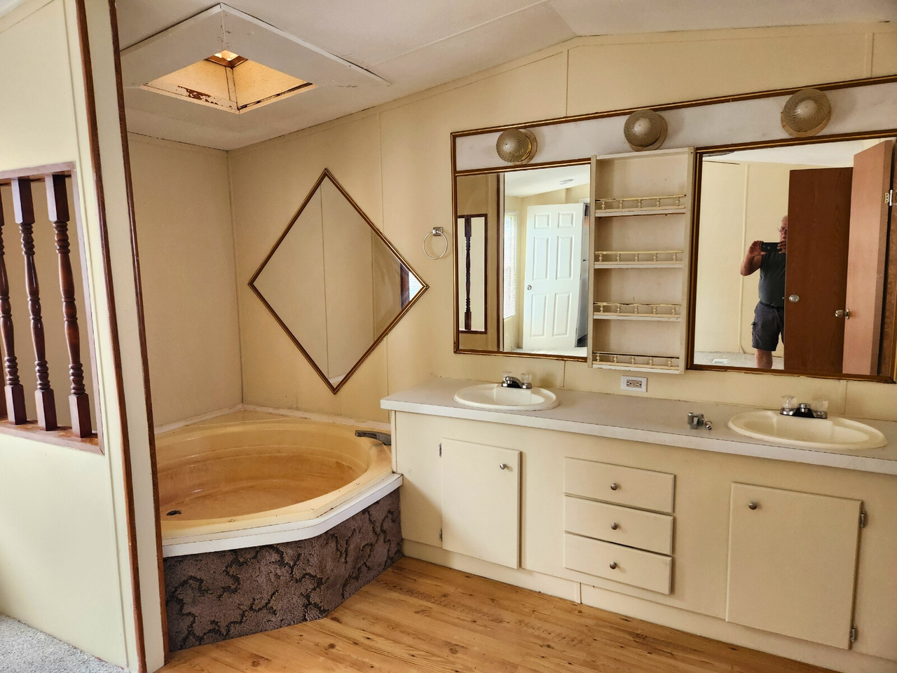 Maple Knoll Mobile Home Park - Photo 6 of 9