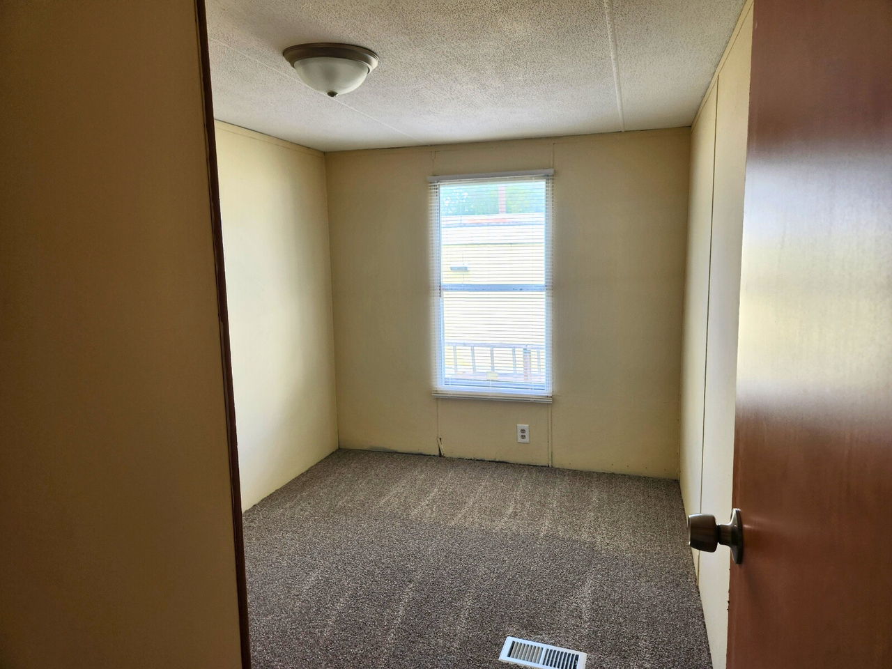 Maple Knoll Mobile Home Park - Photo 7 of 9