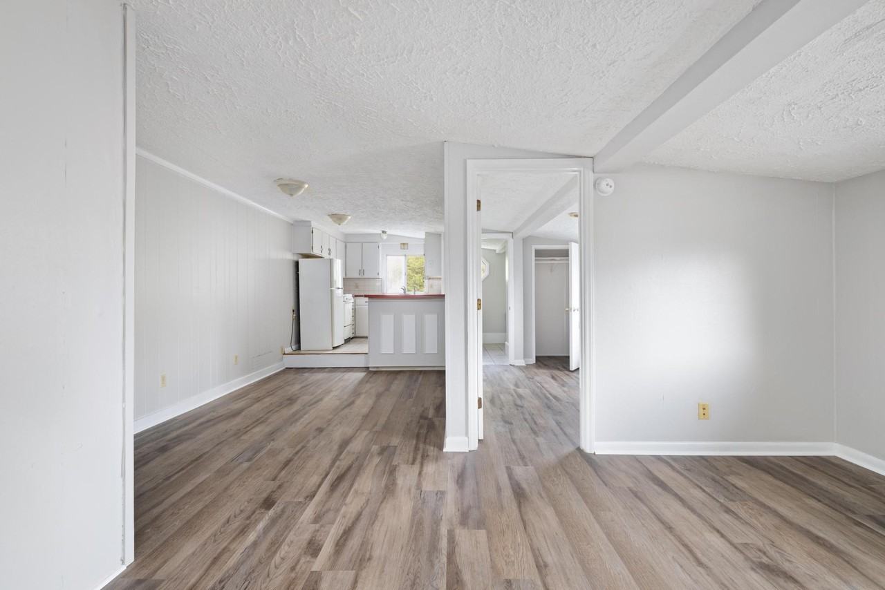 435 Beasley Street - Photo 2 of 13