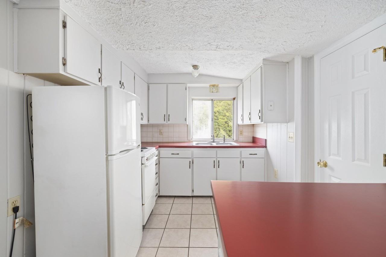 435 Beasley Street - Photo 5 of 13