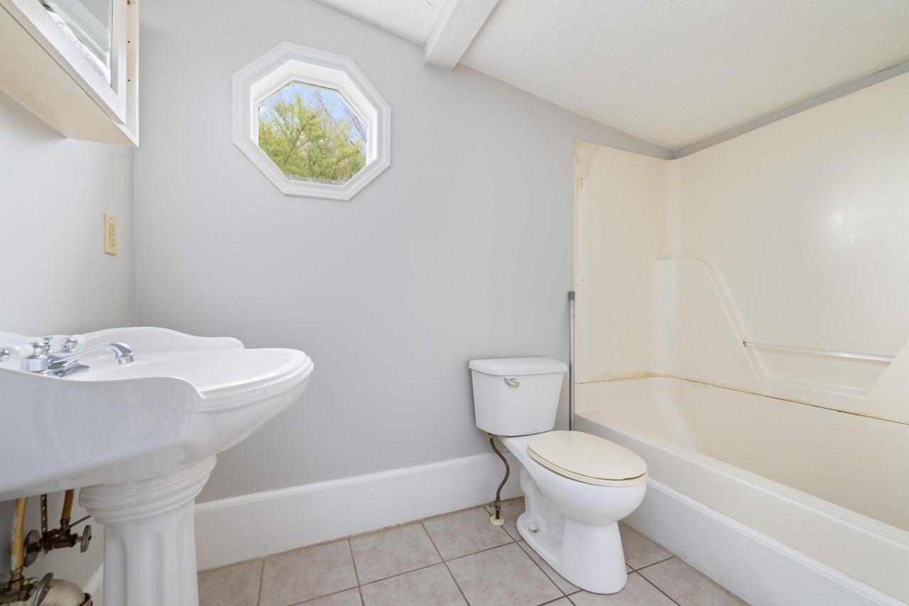 435 Beasley Street - Photo 6 of 13