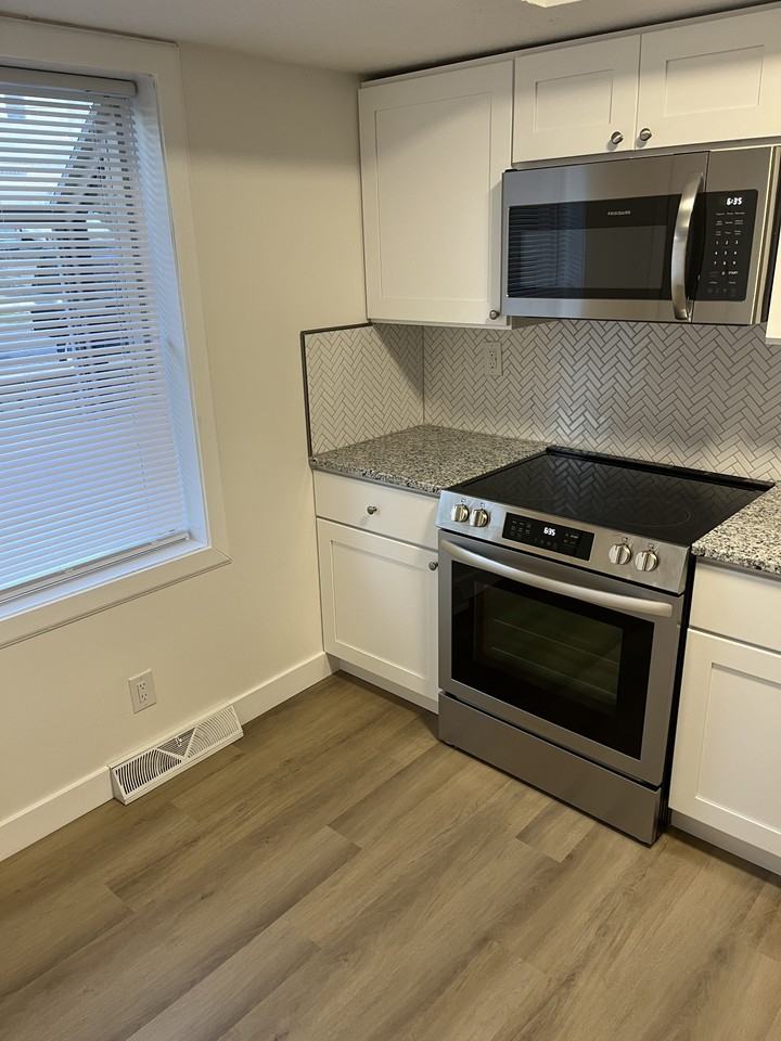 278 Randolph Road - Photo 4 of 37