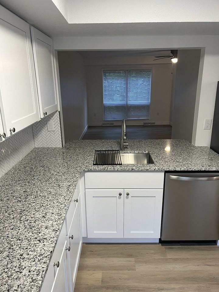 278 Randolph Road - Photo 5 of 37