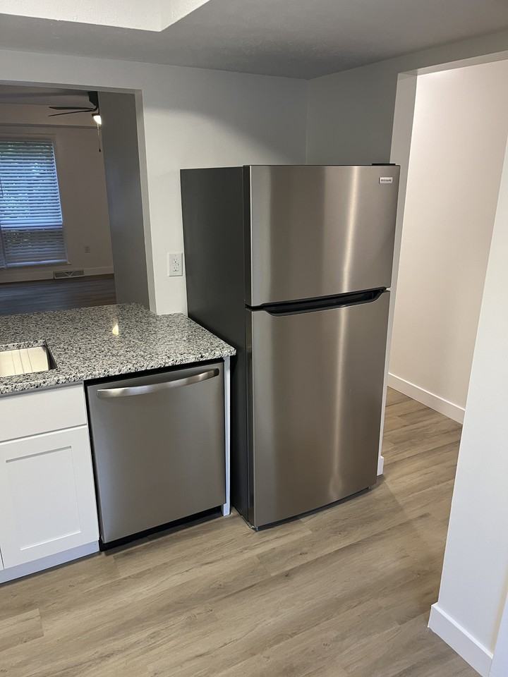 278 Randolph Road - Photo 6 of 37