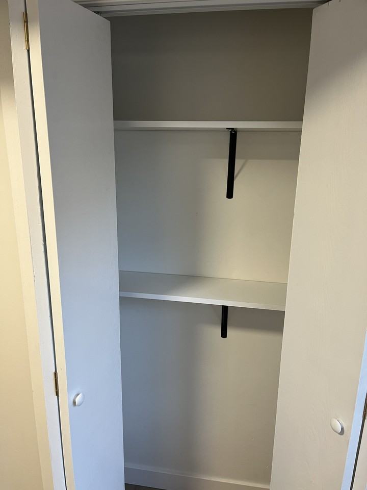 278 Randolph Road - Photo 7 of 37