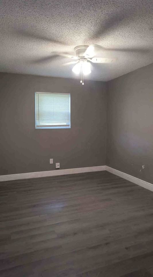 301 West 11th Avenue - Photo 3 of 9