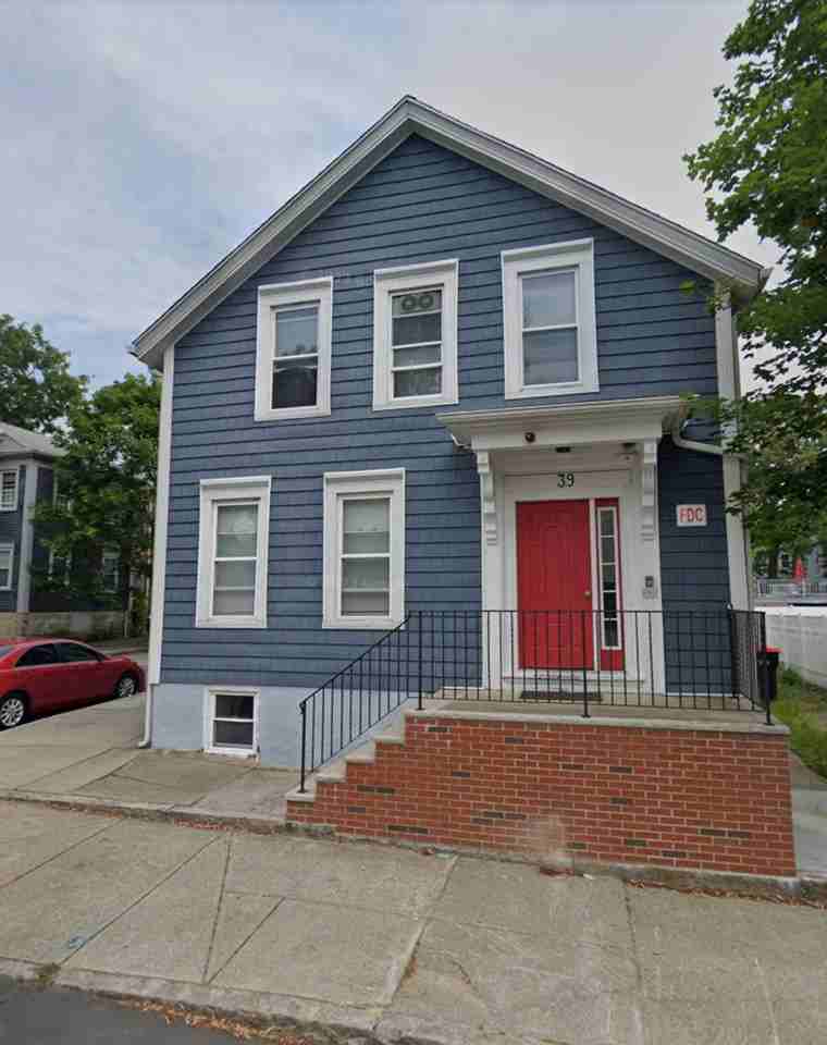 Rooming House - Photo 2 of 11