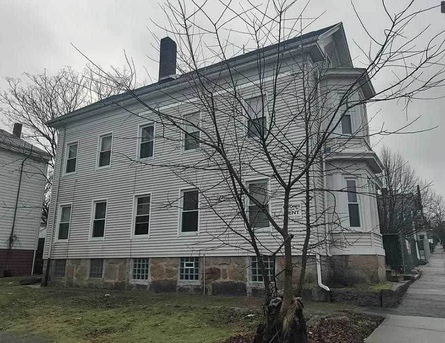 Rooming House - Photo 3 of 11