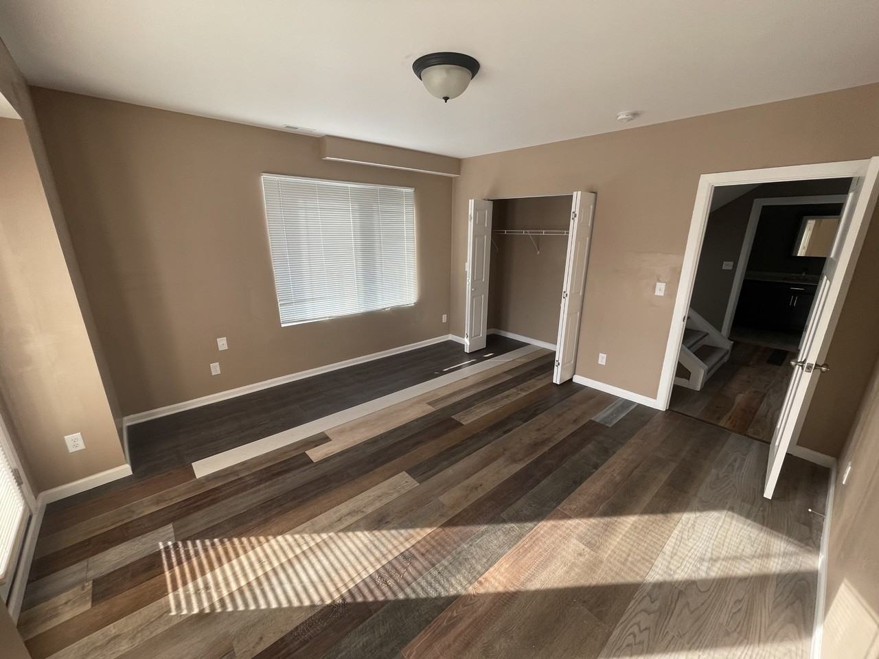 806 E38 - Photo 2 of 11