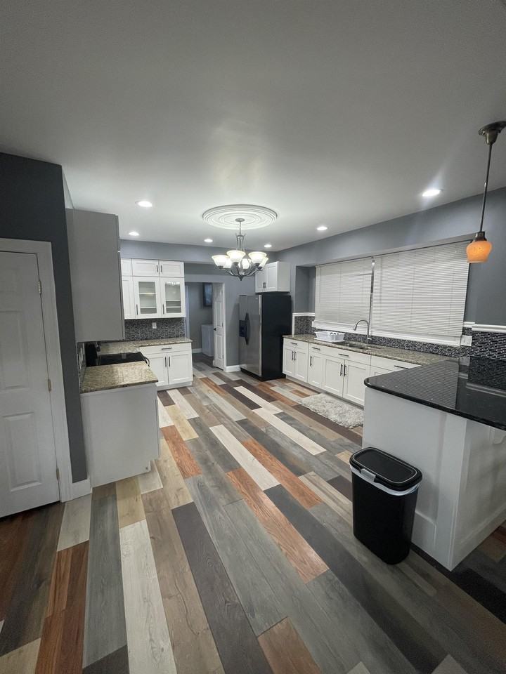 806 E38 - Photo 7 of 11