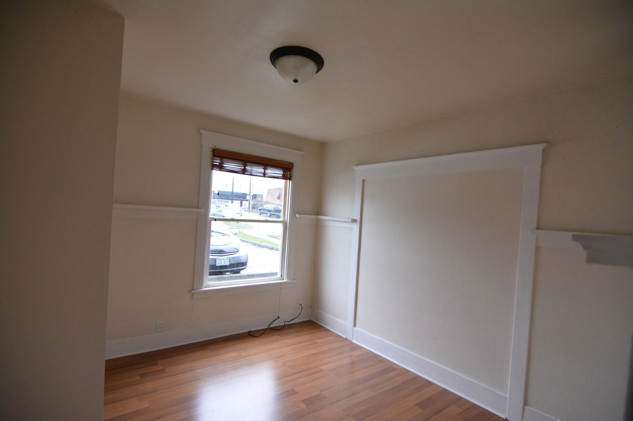 The Schultz - Photo 3 of 11